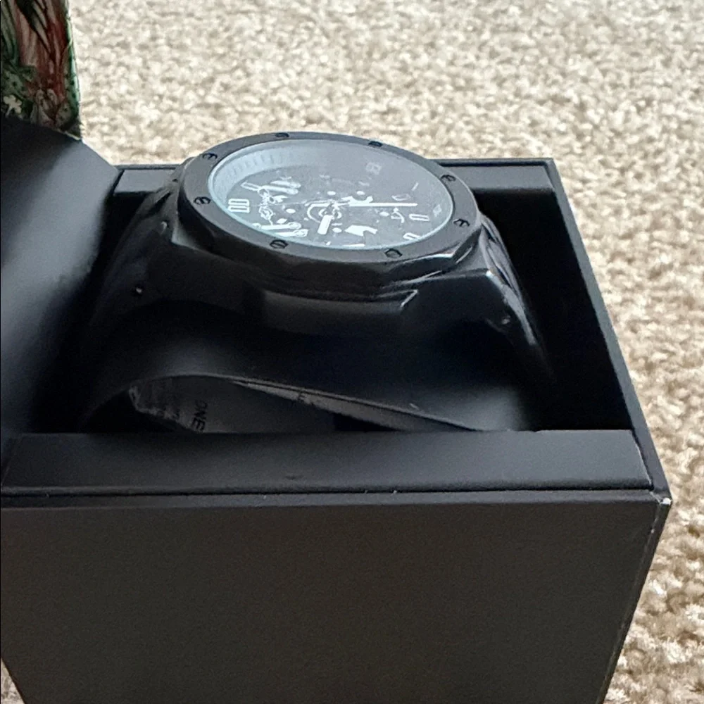 Ed Hardy Quartz Analog Black Dial 44-47.9mm Rubber Strap 50m Watch Box- NWT